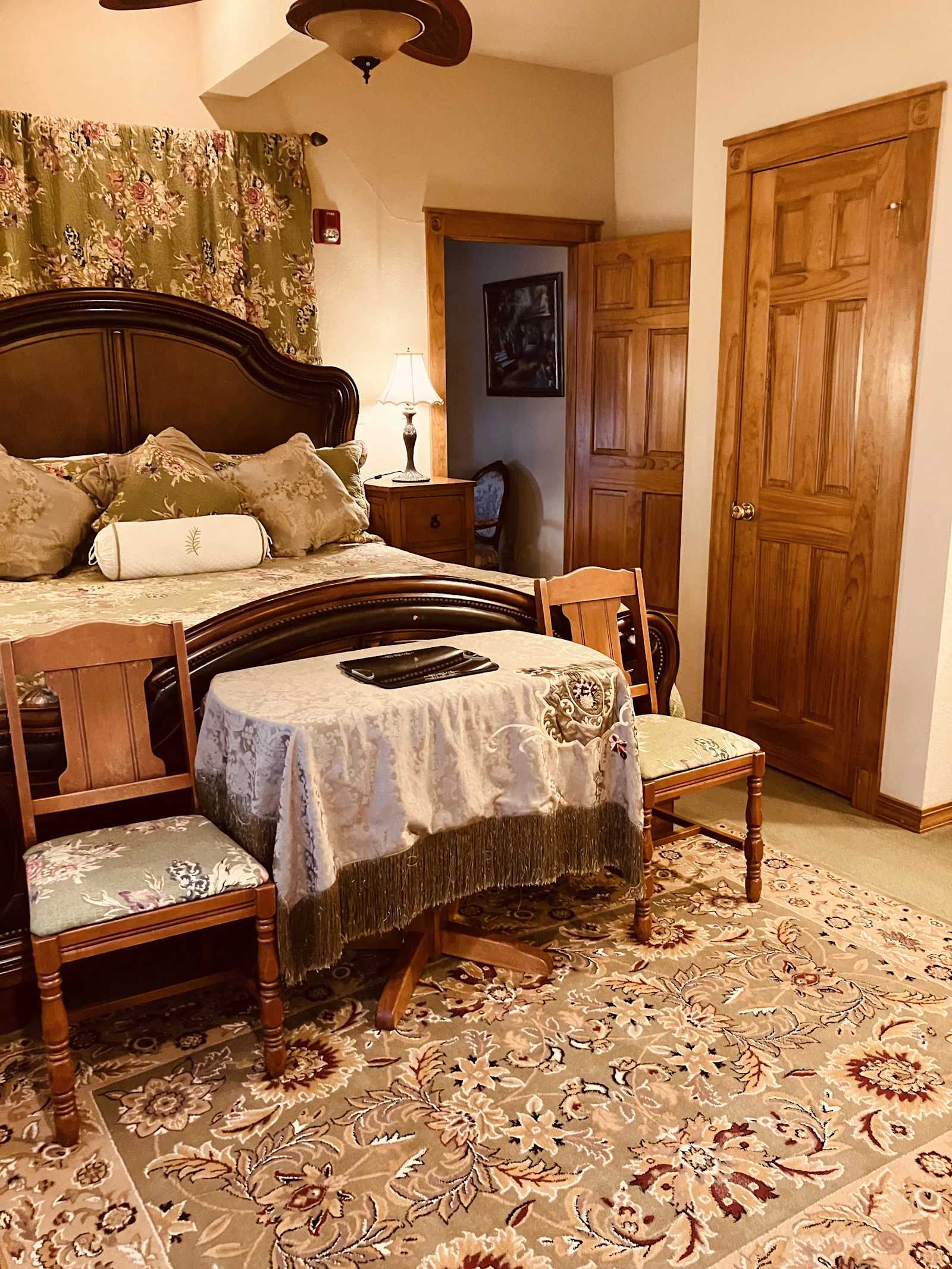 Deer Hollow - Eureka Springs, Arkansas - glamping.directory