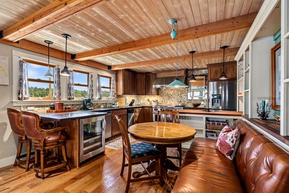 Wonderful Family Glamping Vacation Destination: A Beautiful Cottage by Pine Mountain Lake in Groveland, California - Groveland, California - glamping.directory