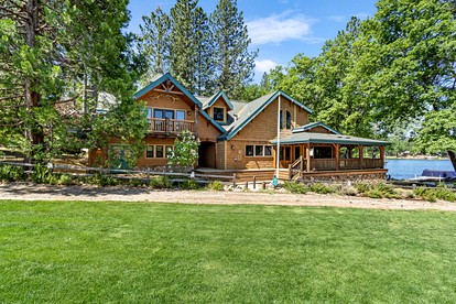 Wonderful Family Glamping Vacation Destination: A Beautiful Cottage by Pine Mountain Lake in Groveland, California - glamping.directory