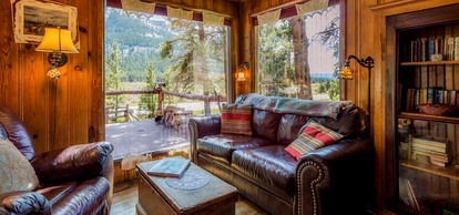 Family-Friendly Cabin Rental with Wood-Burning Fireplace in the Rocky Mountains, Colorado - Leadville, Colorado - glamping.directory