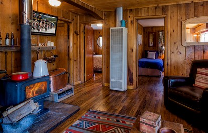 Family-Friendly Cabin Rental with Wood-Burning Fireplace in the Rocky Mountains, Colorado - Leadville, Colorado - glamping.directory