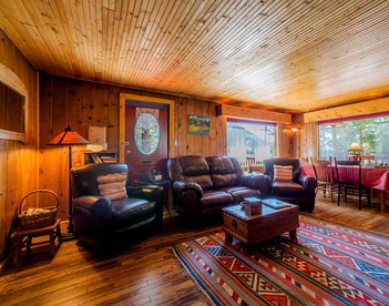 Family-Friendly Cabin Rental with Wood-Burning Fireplace in the Rocky Mountains, Colorado - Leadville, Colorado - glamping.directory
