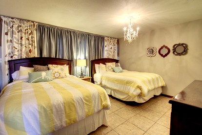 Luxury Rental with a Swimming Pool Perfect for Large Groups near Gruene, Texas - New Braunfels, Texas - glamping.directory
