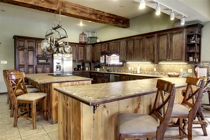 Luxury Rental with a Swimming Pool Perfect for Large Groups near Gruene, Texas - New Braunfels, Texas - glamping.directory