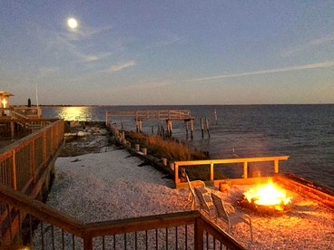 Pet-Friendly Cottage Rental with Stunning Decking on Delaware Bay, New Jersey - Heislerville, New Jersey - glamping.directory