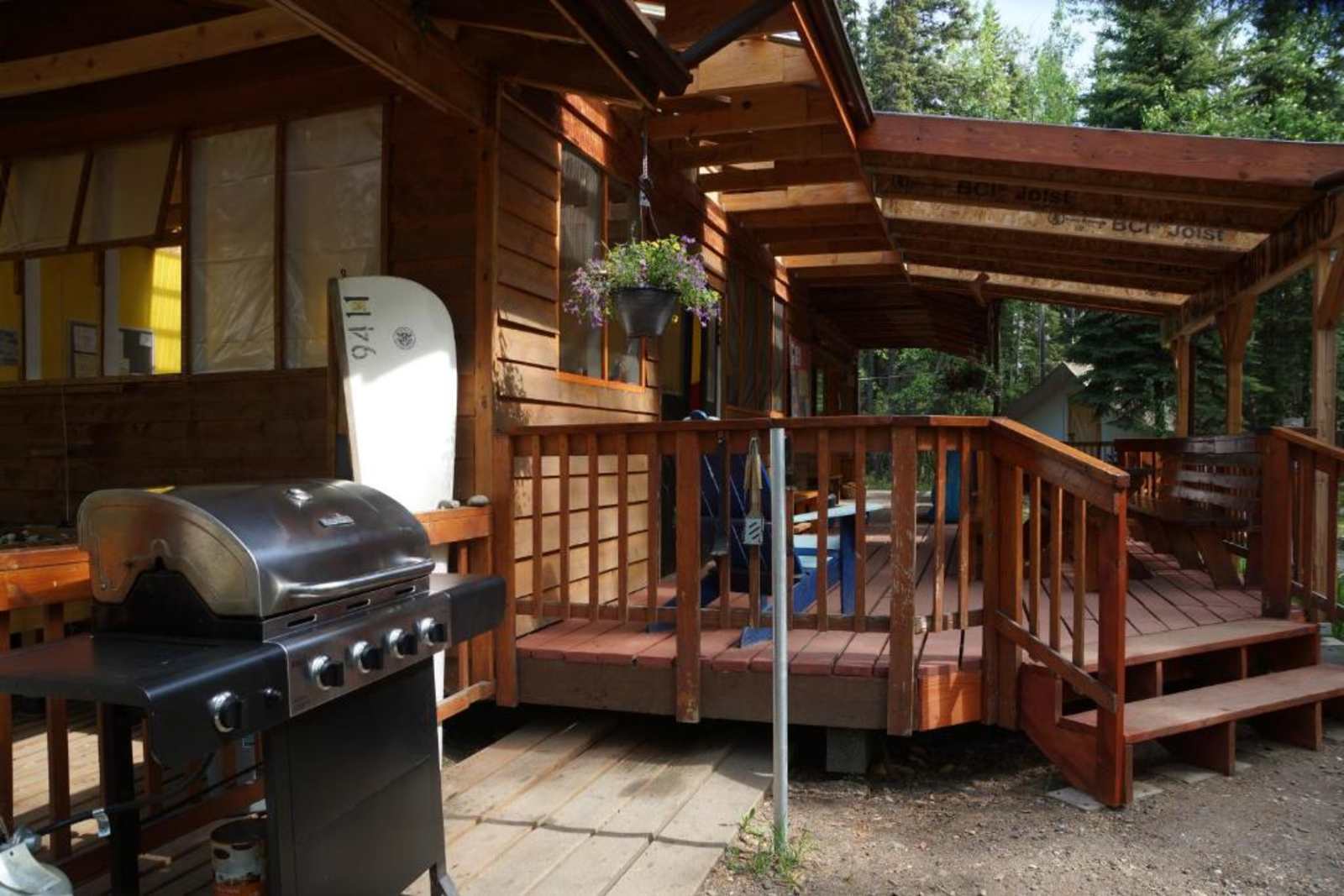 Sven's Basecamp Hostel - Fairbanks, Alaska - glamping.directory