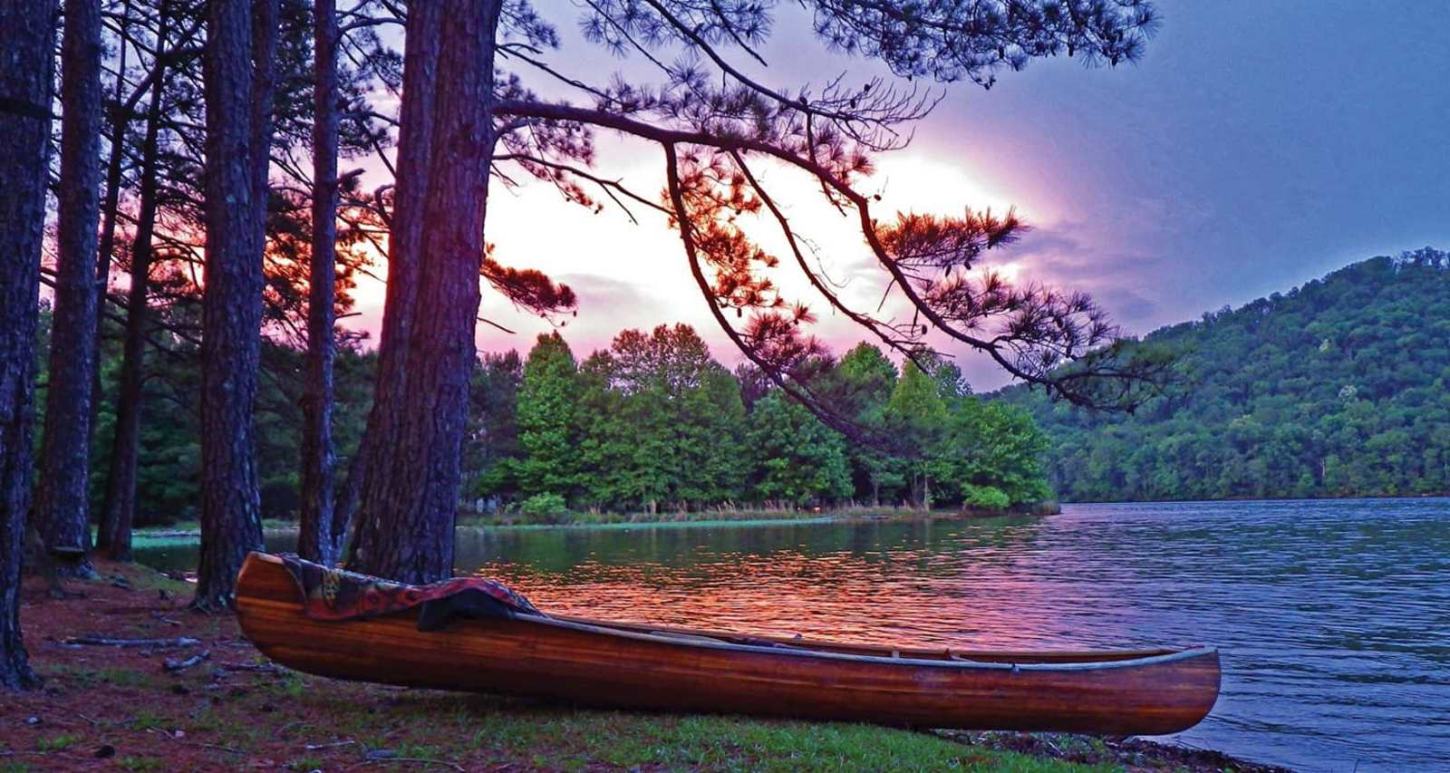 Serene Lakefront Retreat - glamping.directory