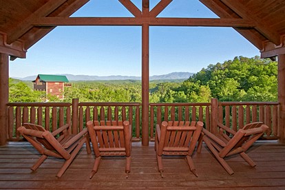 Spectacular Cabin with Hot-tub and Gorgeous Sights in Sevierville, Tennessee - Sevierville, Tennessee - glamping.directory