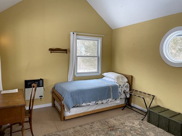 Charming Cabin for Weekend Break and Yoga Retreat near Ann Arbor - Manchester, Michigan - glamping.directory