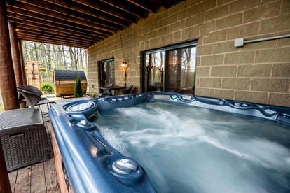 Majestic Mountain Cabin Retreat near Deep Creek Lake in Maryland - Oakland, Maryland - glamping.directory