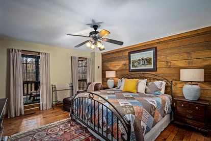Cute Wooden Cabin Nestled Among Trees in Mentone, Alabama - Mentone, Alabama - glamping.directory