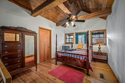 Cute Wooden Cabin Nestled Among Trees in Mentone, Alabama - Mentone, Alabama - glamping.directory