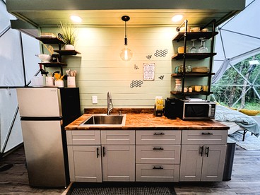 Gorgeous Secluded Dome with Hot-tub in Broken Bow, Oklahoma - Broken Bow, Oklahoma - glamping.directory