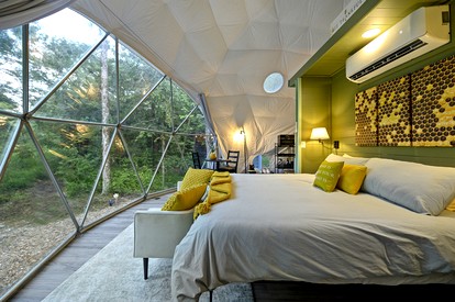 Gorgeous Secluded Dome with Hot-tub in Broken Bow, Oklahoma - Broken Bow, Oklahoma - glamping.directory