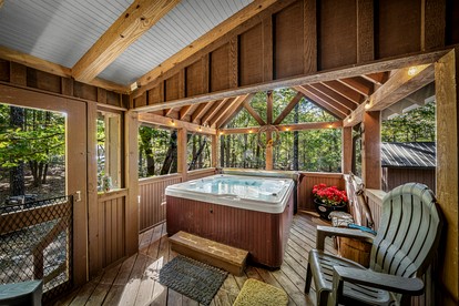 Idyllic and Picturesque Cabin with Hot Tub near Graces High Falls, Northern Alabama - Mentone, Alabama - glamping.directory