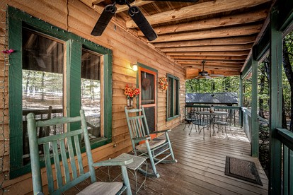 Idyllic and Picturesque Cabin with Hot Tub near Graces High Falls, Northern Alabama - Mentone, Alabama - glamping.directory