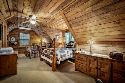 Idyllic and Picturesque Cabin with Hot Tub near Graces High Falls, Northern Alabama - Mentone, Alabama - glamping.directory