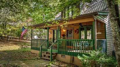 Idyllic and Picturesque Cabin with Hot Tub near Graces High Falls, Northern Alabama - Mentone, Alabama - glamping.directory