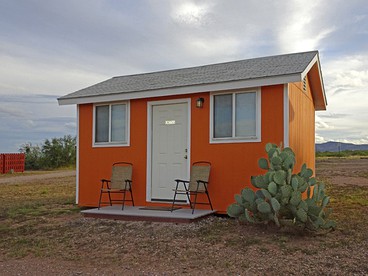 Homey Getaway Cabin Rental, Arizona - glamping.directory