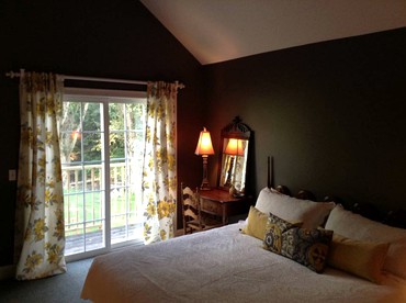 Superb Getaway Rental with a Balcony and Stunning Views near Manchester, Vermont - Sandgate, Vermont - glamping.directory