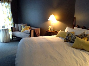 Superb Getaway Rental with a Balcony and Stunning Views near Manchester, Vermont - Sandgate, Vermont - glamping.directory