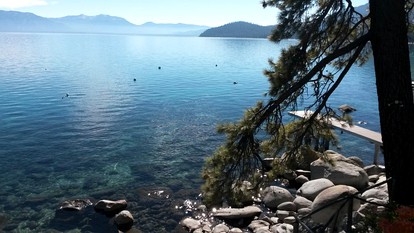 Lake Tahoe Log Cabin for a Scenic Getaway near Tahoma, California - Tahamo, California - glamping.directory