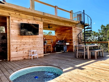 Amazing Yurt for Couples with Stunning Views in Wimberley, Texas - Wimberley, Texas - glamping.directory