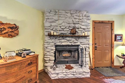 Charming Cabin near Great Smoky Mountains National Park in Sevierville, Tennessee - Sevierville, Tennessee - glamping.directory
