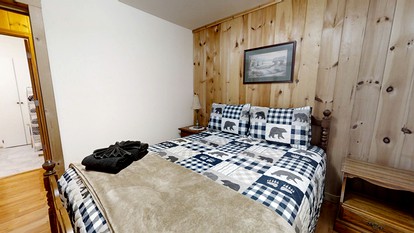 Charming Rustic Cabin for Couples or Solo Travelers near Pigeon Forge in Sevierville, Tennessee - Sevierville, Tennessee - glamping.directory