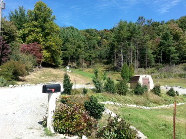 Lovely Mountain Cottage for a Getaway in Mouth of Wilson, Virginia - Mouth of Wilson, Virginia - glamping.directory