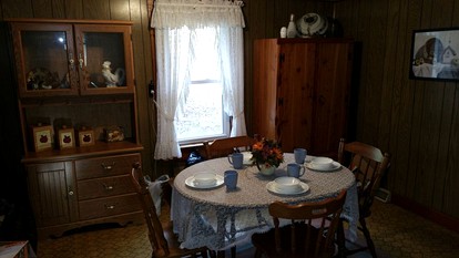 Lovely Mountain Cottage for a Getaway in Mouth of Wilson, Virginia - Mouth of Wilson, Virginia - glamping.directory