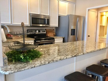 Spacious Group Vacation Rental for 15 Guests near Cambridge, Texas - Pottsboro, Texas - glamping.directory