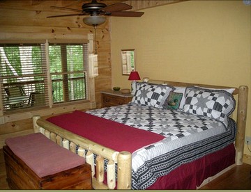 Rustic Cabin Nestled Deep in Woods near West Jefferson, North Carolina - West Jefferson, North Carolina - glamping.directory