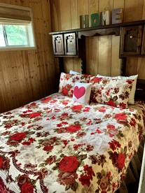 Cozy One Bedroom Cabin with Wood Burning Fireplace near Big Bear Village - Big Bear Lake, California - glamping.directory