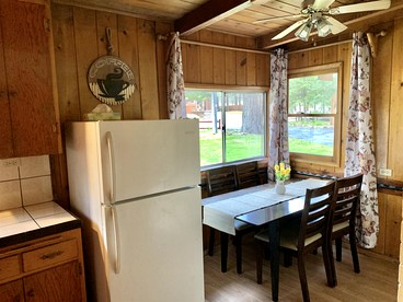Cozy One Bedroom Cabin with Wood Burning Fireplace near Big Bear Village - Big Bear Lake, California - glamping.directory