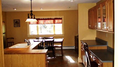Hilltop Cottage Rental Overlooking Creek near Albany in Upstate New York - Fly Creek, New York - glamping.directory