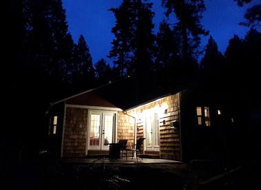 Tranquil Cottage with Views of Boundary Bay in Point Roberts, Washington - Point Roberts, Washington - glamping.directory