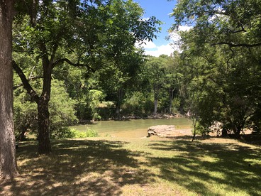 Riverfront Family Cabin Rental on the Guadalupe River near Canyon Lake and Gruene - Canyon Lake, Texas - glamping.directory