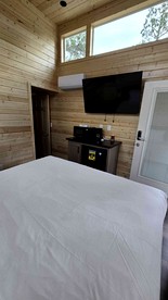 Cozy Hideaway Chalet with Unforgettable Sunset Views in Williams, Arizona - Williams, Arizona - glamping.directory