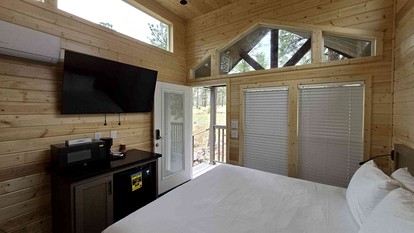 Cozy Hideaway Chalet with Unforgettable Sunset Views in Williams, Arizona - Williams, Arizona - glamping.directory