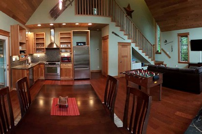 Spacious, Year-Round Cabin with Hot Tub in Packwood, Washington - Packwood, Washington - glamping.directory