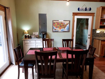 Spacious, Year-Round Cabin with Hot Tub in Packwood, Washington - Packwood, Washington - glamping.directory