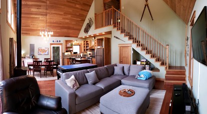 Spacious, Year-Round Cabin with Hot Tub in Packwood, Washington - Packwood, Washington - glamping.directory