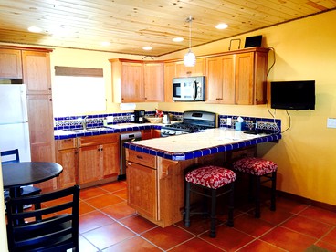 Romantic Cottage Rental with Catalina Mountain Views near Tucson, Arizona - Tucson, Arizona - glamping.directory