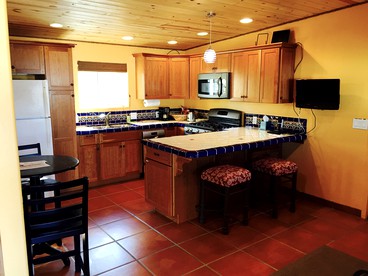 Romantic Cottage Rental with Catalina Mountain Views near Tucson, Arizona - Tucson, Arizona - glamping.directory