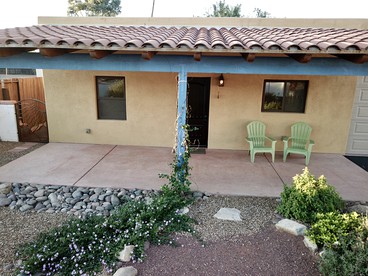 Romantic Cottage Rental with Catalina Mountain Views near Tucson, Arizona - Tucson, Arizona - glamping.directory