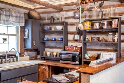 Rustic Cabin Getaway near Flint River in Thomaston, Georgia - Thomaston, Georgia - glamping.directory