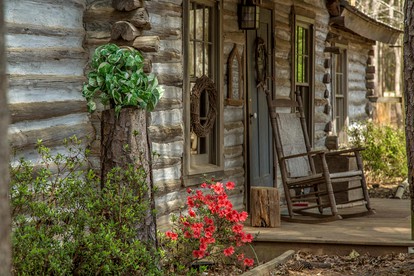Rustic Cabin Getaway near Flint River in Thomaston, Georgia - Thomaston, Georgia - glamping.directory