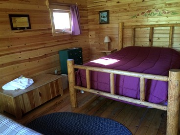 Charming Loft-Style Cabin Rental for Six near Missoula, Montana - Hall, Montana - glamping.directory