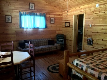 Charming Loft-Style Cabin Rental for Six near Missoula, Montana - Hall, Montana - glamping.directory